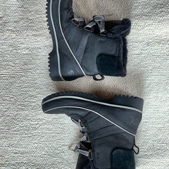 Sorel Waterproof and Lined Winter Boots 7 - Picture 3 of 6